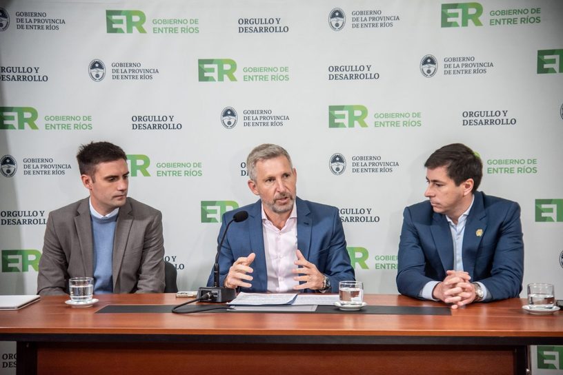 La conferencia de prensa del jueves 24 en la que se presentó el programa, en la foto oficial.