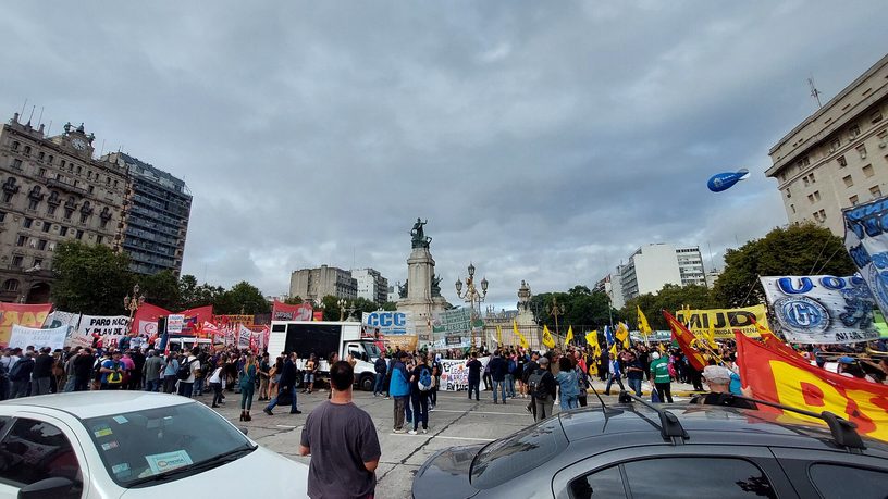 Marcha de jubilados frente al Congreso de la Nación, en Buenos Aires, el 9 de abril de 2025.