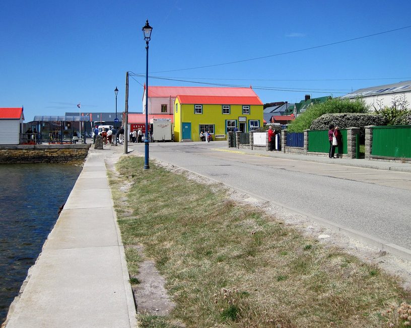 El muelle de Puerto Argentino, la capital de las islas Malvinas.