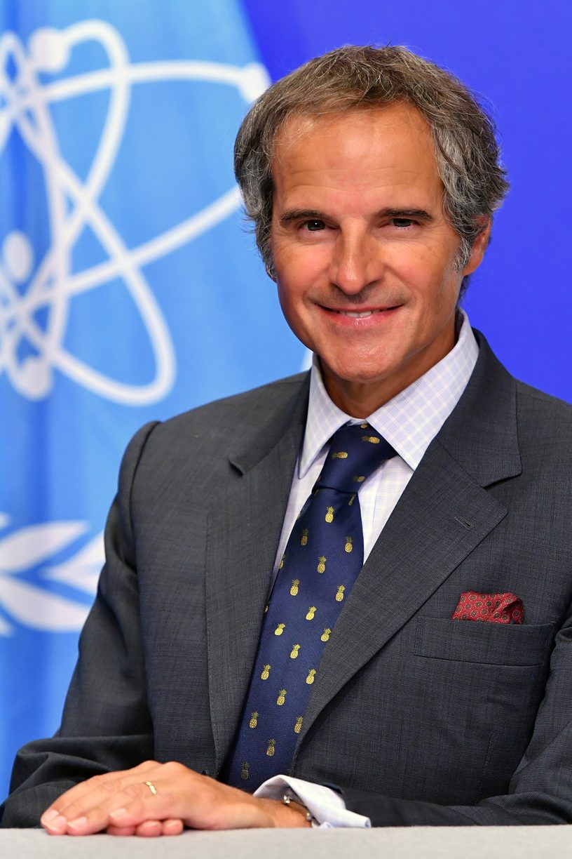 Rafael Grossi en su retrato oficial como director general del Organismo Internacional de Energía Atómica, en 2020
