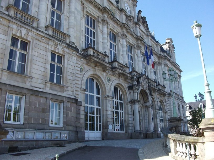La fachada del ayuntamiento de Limoges, en una foto de archivo anterior al incendio.