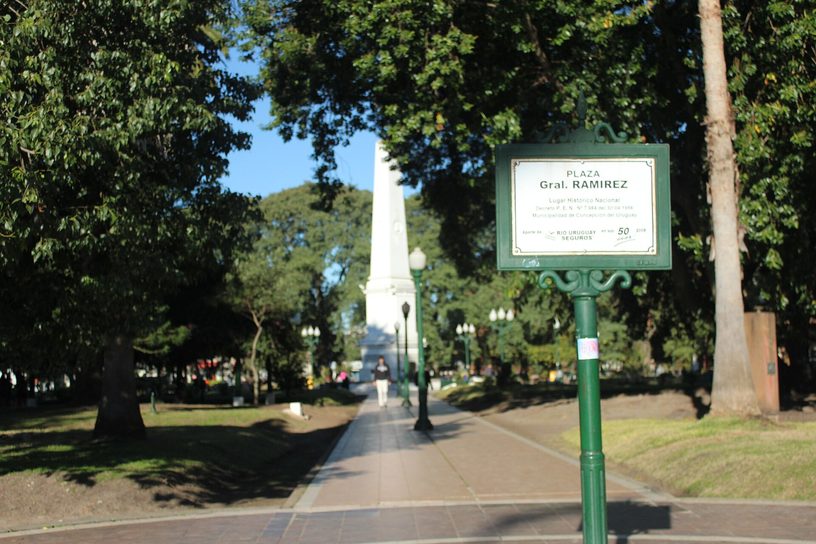La plaza central de Concepción del Uruguay.