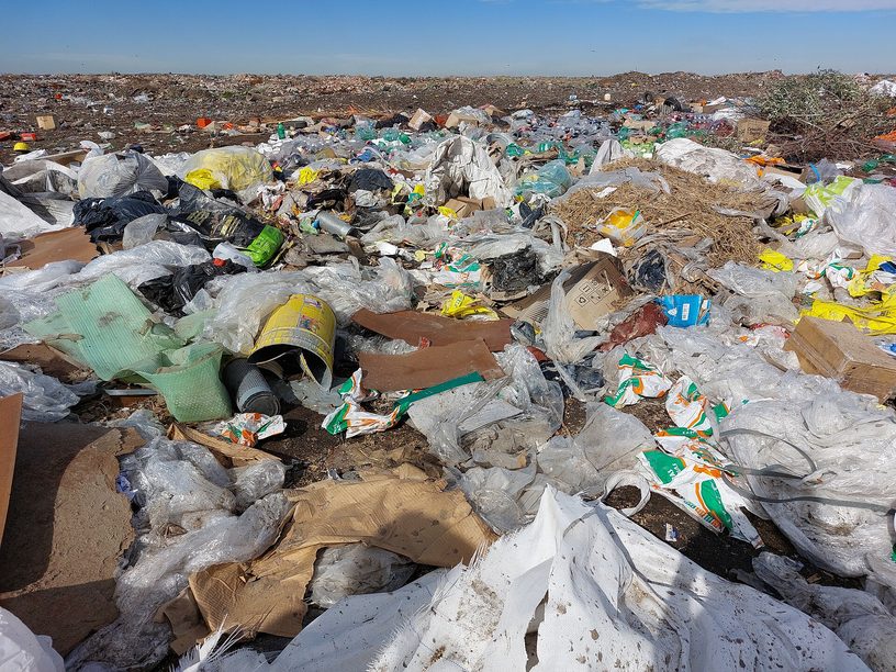 Residuos a cielo abierto en el basural de Lago Pellegrini (Río Negro), en 2022. La imagen ilustra el tipo de predio; no es el de Pronunciamiento.