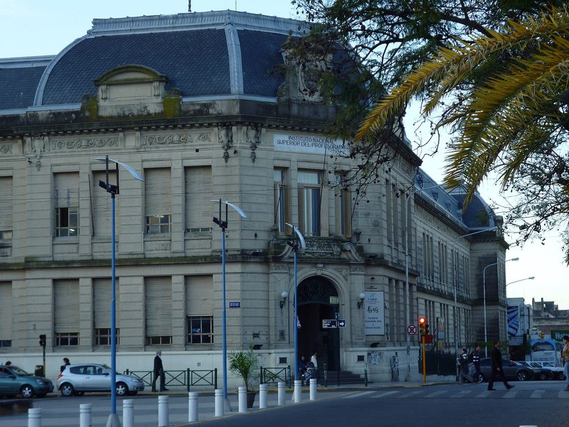 Fachada de la Escuela Normal de Paraná, la primera escuela normal de la Argentina, en 2012.