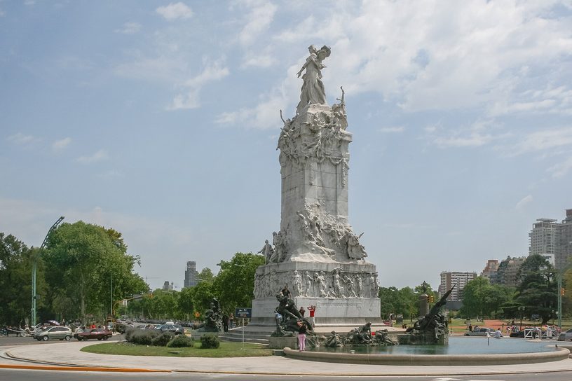 El Monumento a la Carta Magna y las Cuatro Regiones Argentinas, conocido como de los Españoles, en Palermo, donde el papa celebrará misa el lunes 9 de noviembre.