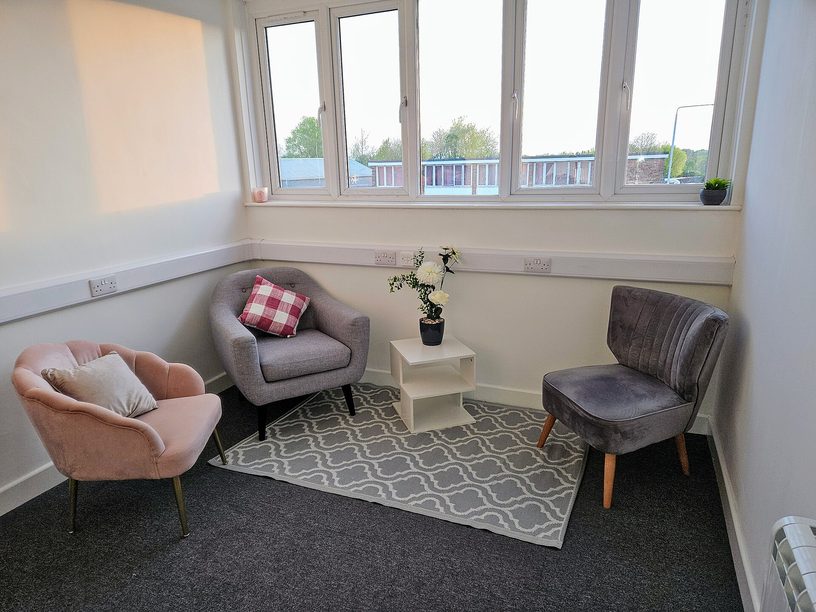 Sala de psicoterapia de un consultorio privado en Leicester, Reino Unido (imagen ilustrativa).
